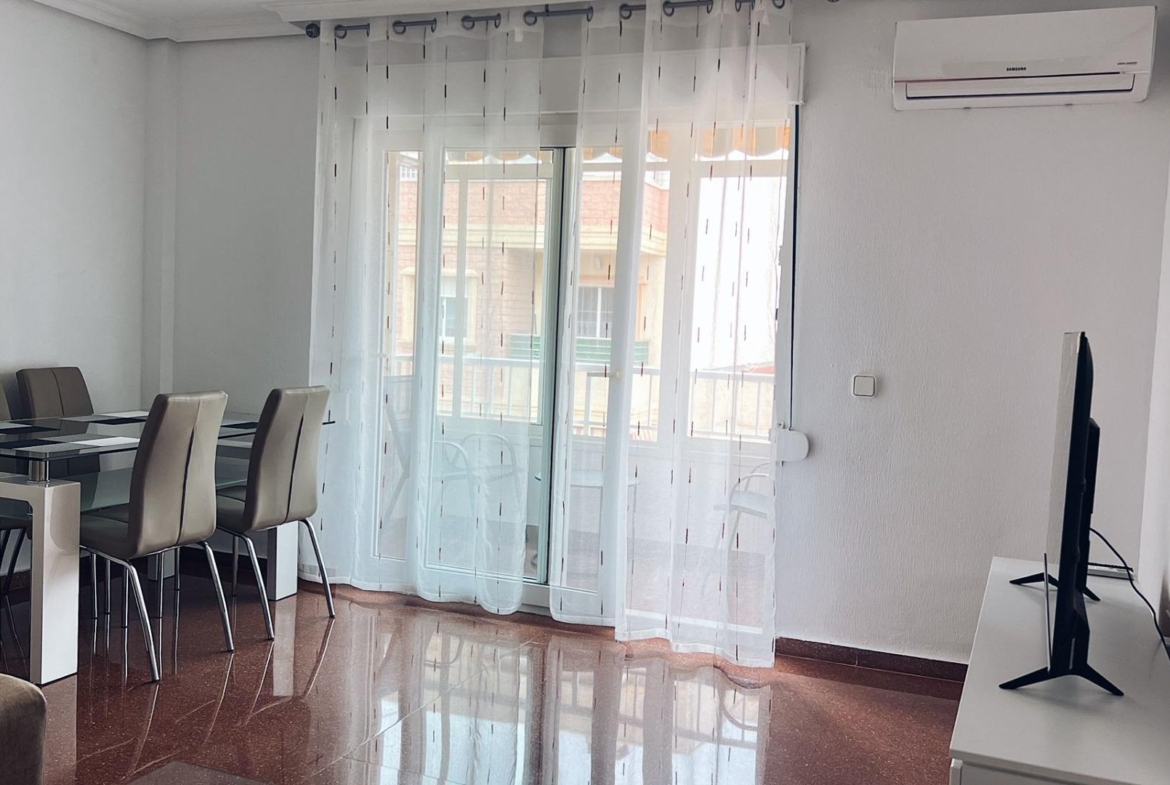 2 Bedroom Apartment, 1 Bathroom, 350 m from the Beach