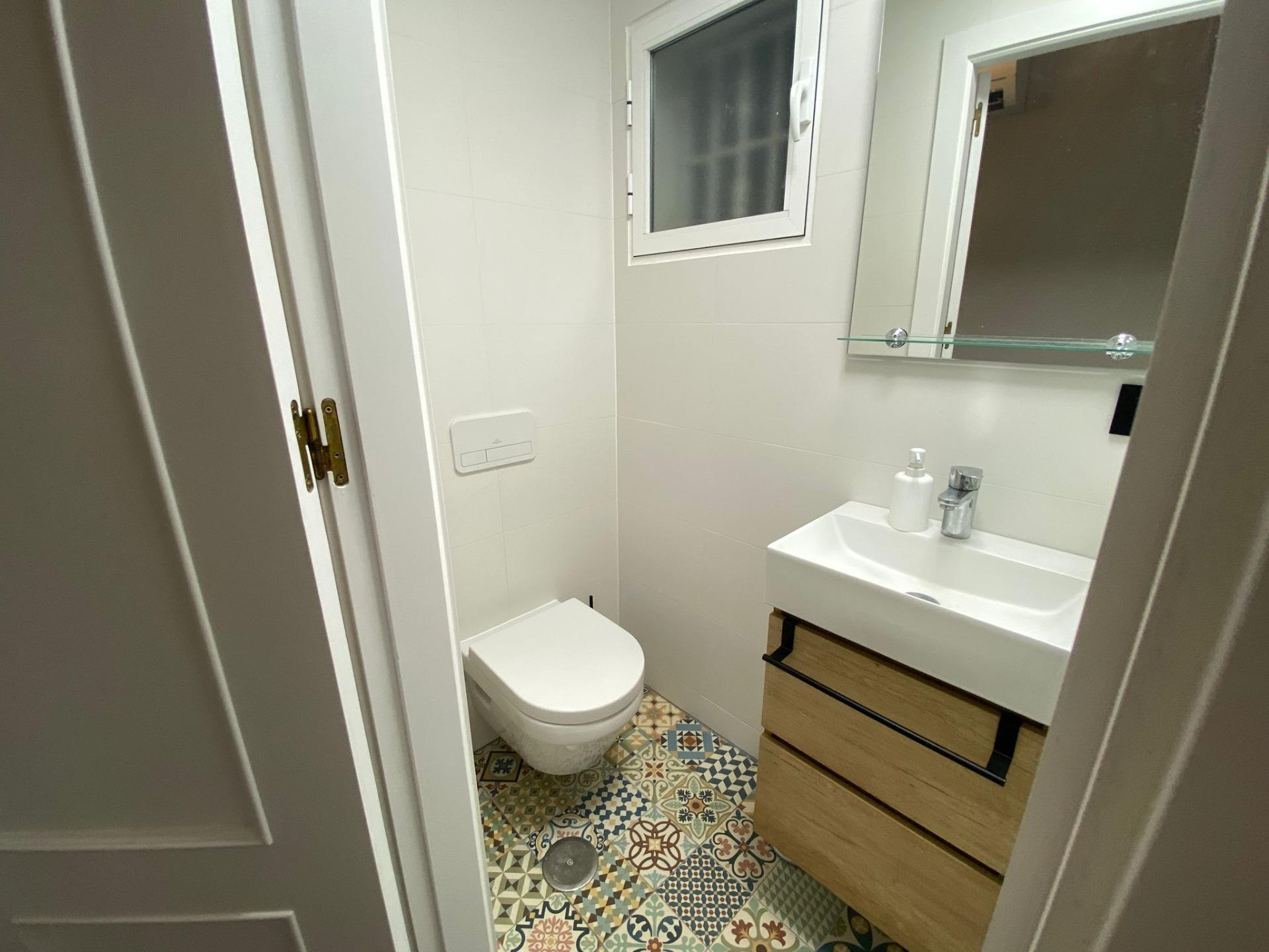 8-20-10 PLAYA DEL CURA. REFURBISHED APARTMENT WITH TOURIST LICENSE 200 M FROM THE SEA