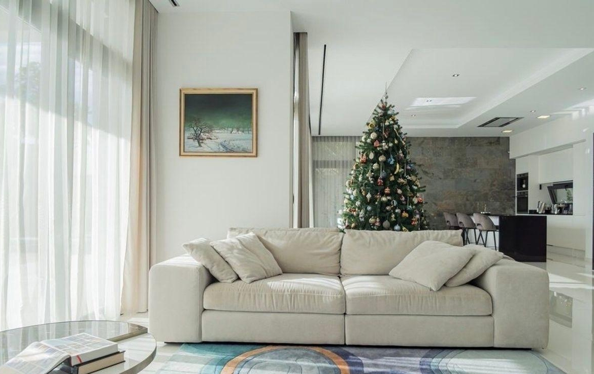 Exquisite villa with private pool and panoramic views in Sierra Cortina
