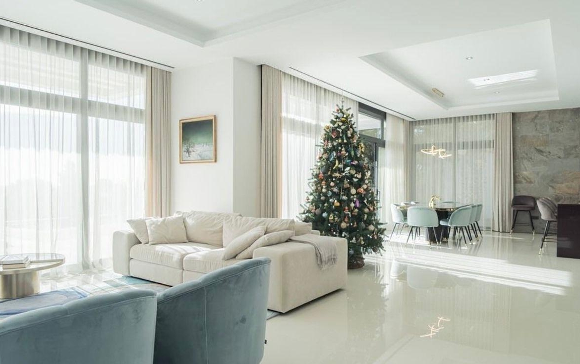 Exquisite villa with private pool and panoramic views in Sierra Cortina