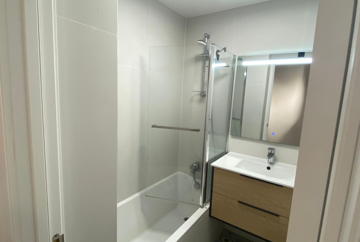 PLAYA DEL CURA. REFURBISHED APARTMENT WITH TOURIST LICENSE 200 M FROM THE SEA