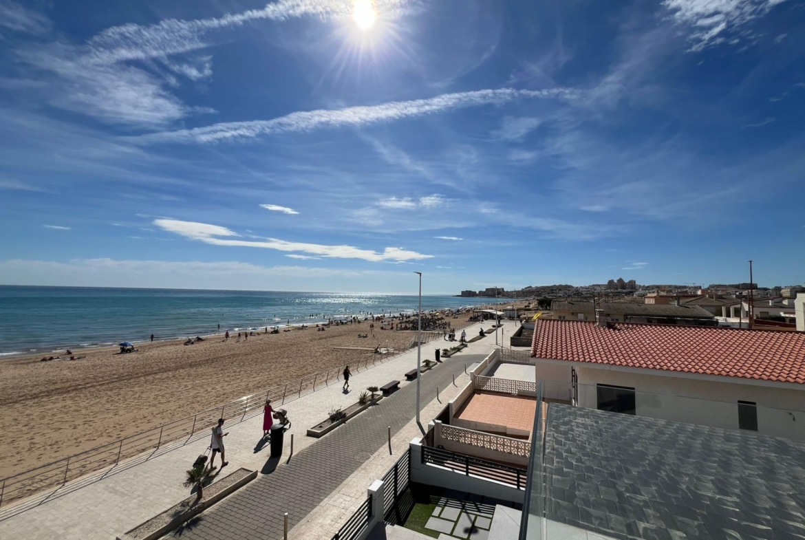 Spectacular Beachfront VILLA, LA MATA