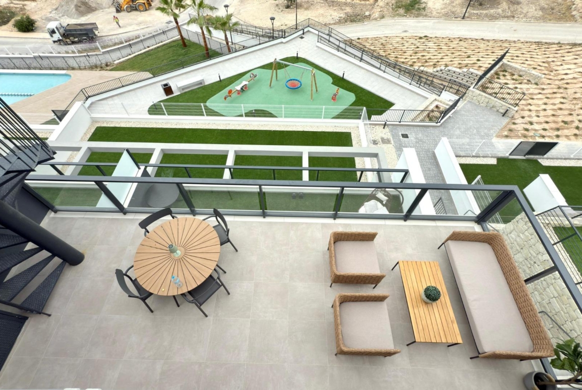🏡 Corner penthouse with sea views – Balcón de Finestrat