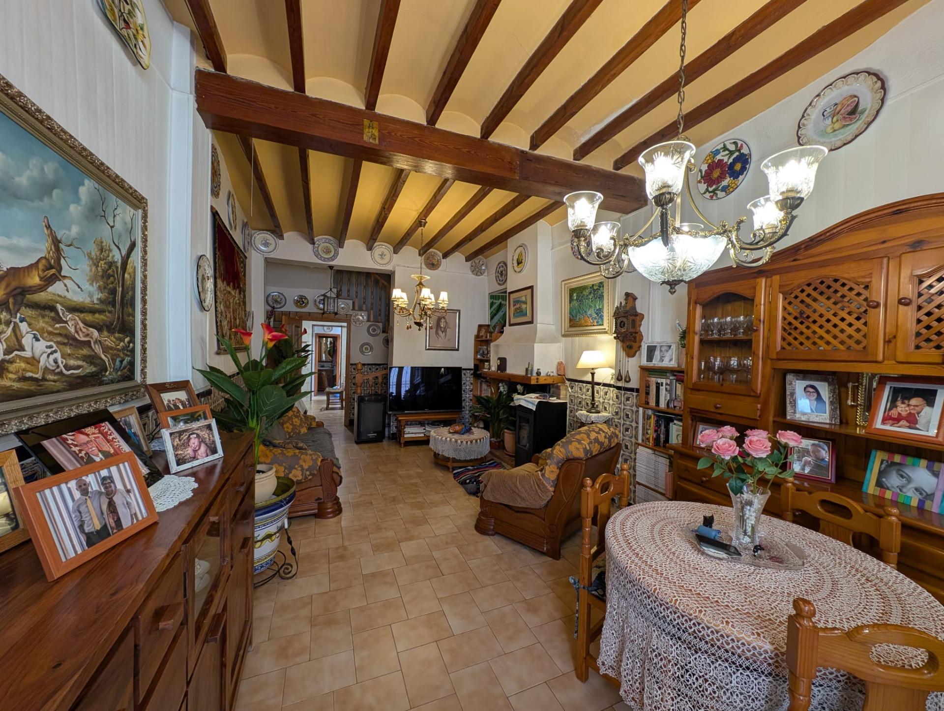 SEMI-DETACHED HOUSE IN THE CHARMING VILLAGE OF LA NUCIA