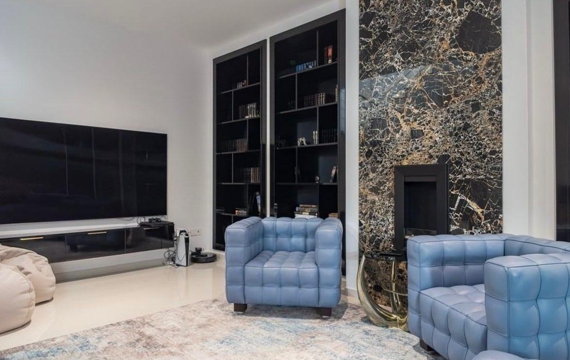 Exquisite villa with private pool and panoramic views in Sierra Cortina