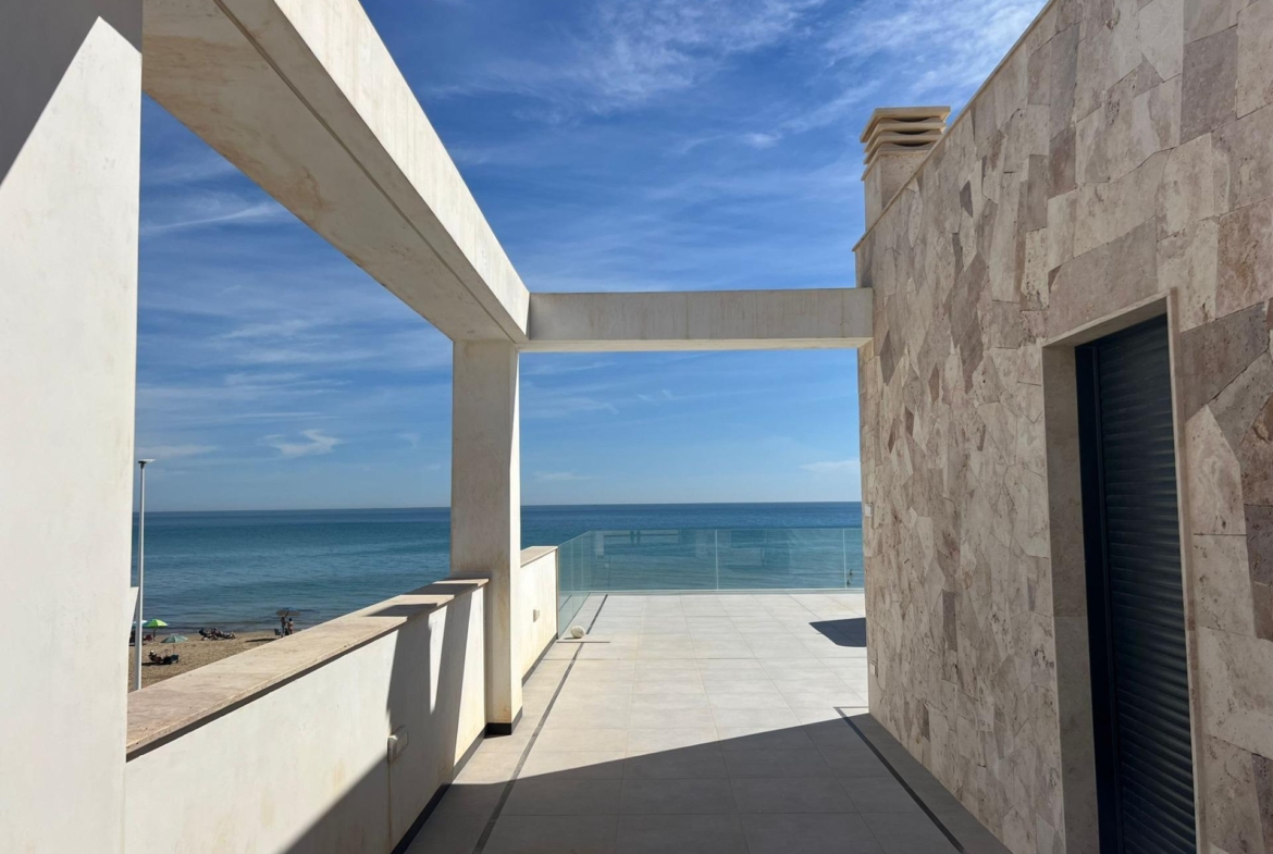 Spectacular Beachfront VILLA, LA MATA