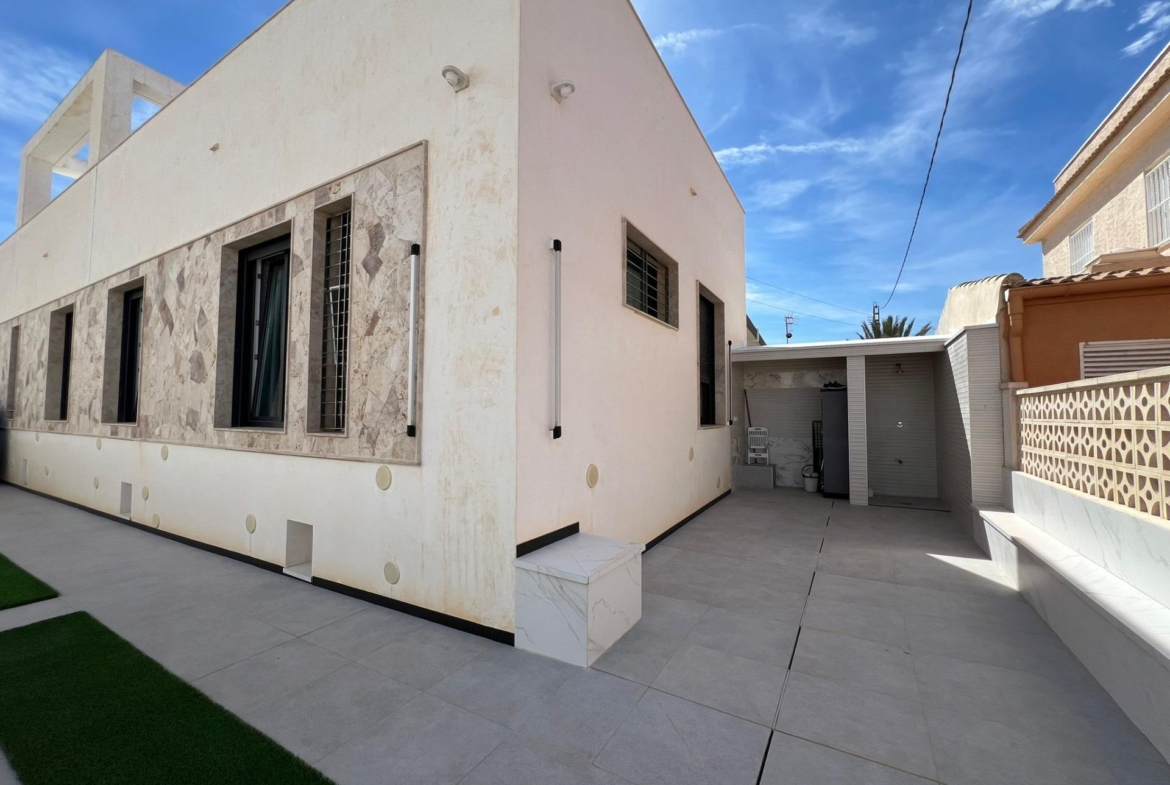 Spectacular Beachfront VILLA, LA MATA