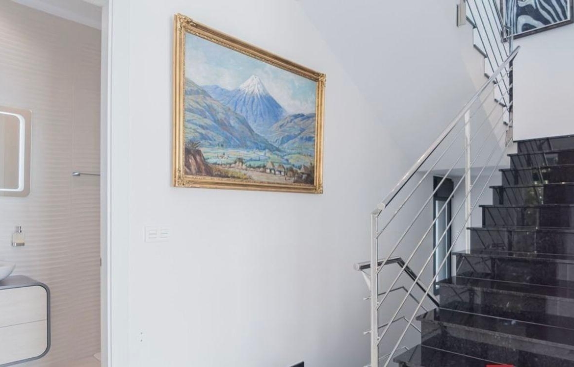 Exquisite villa with private pool and panoramic views in Sierra Cortina