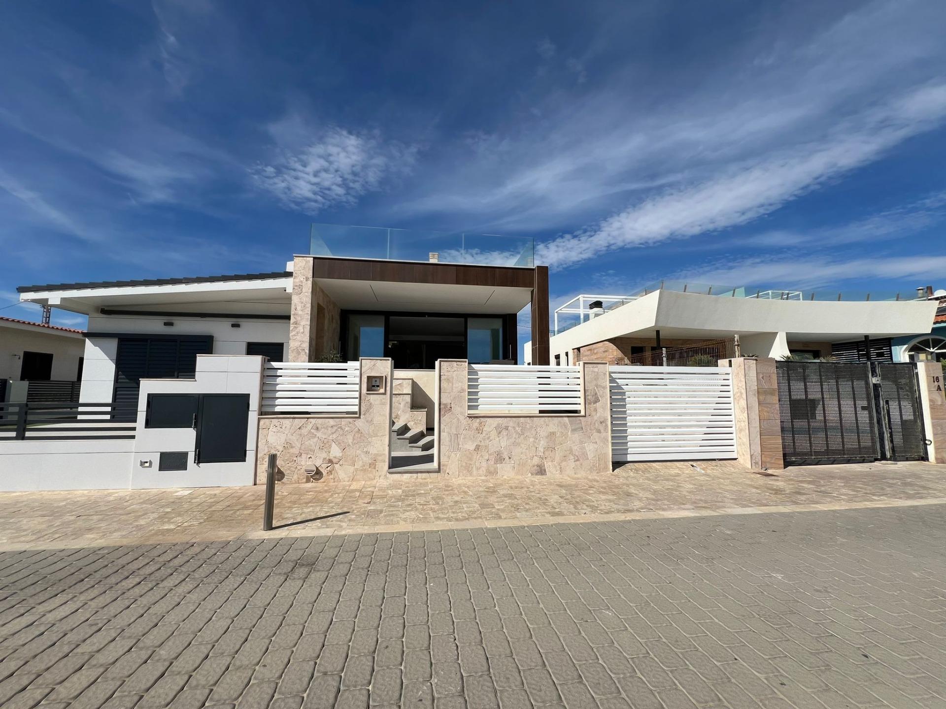 Spectacular Beachfront VILLA, LA MATA