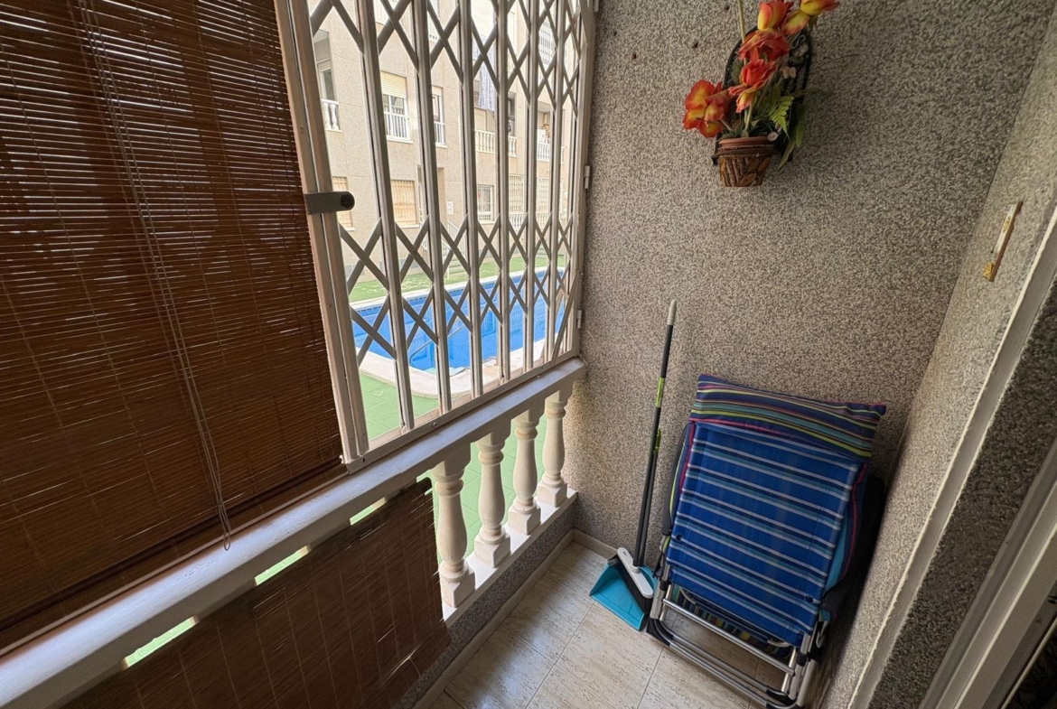 Charming Apartment in the Heart of Torrevieja 🏡✨ 2 Bedrooms 1 Bathroom with Patio and Pool