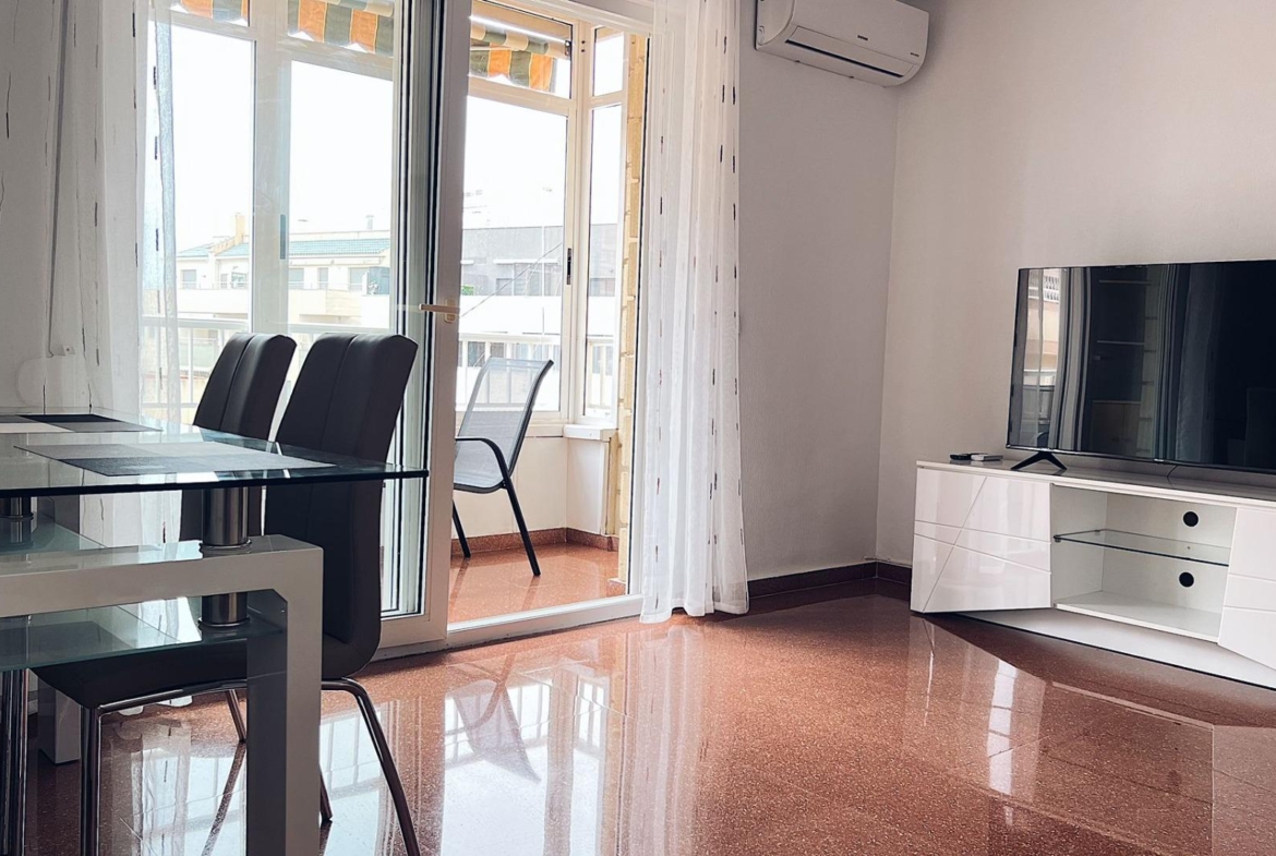 2 Bedroom Apartment, 1 Bathroom, 350 m from the Beach