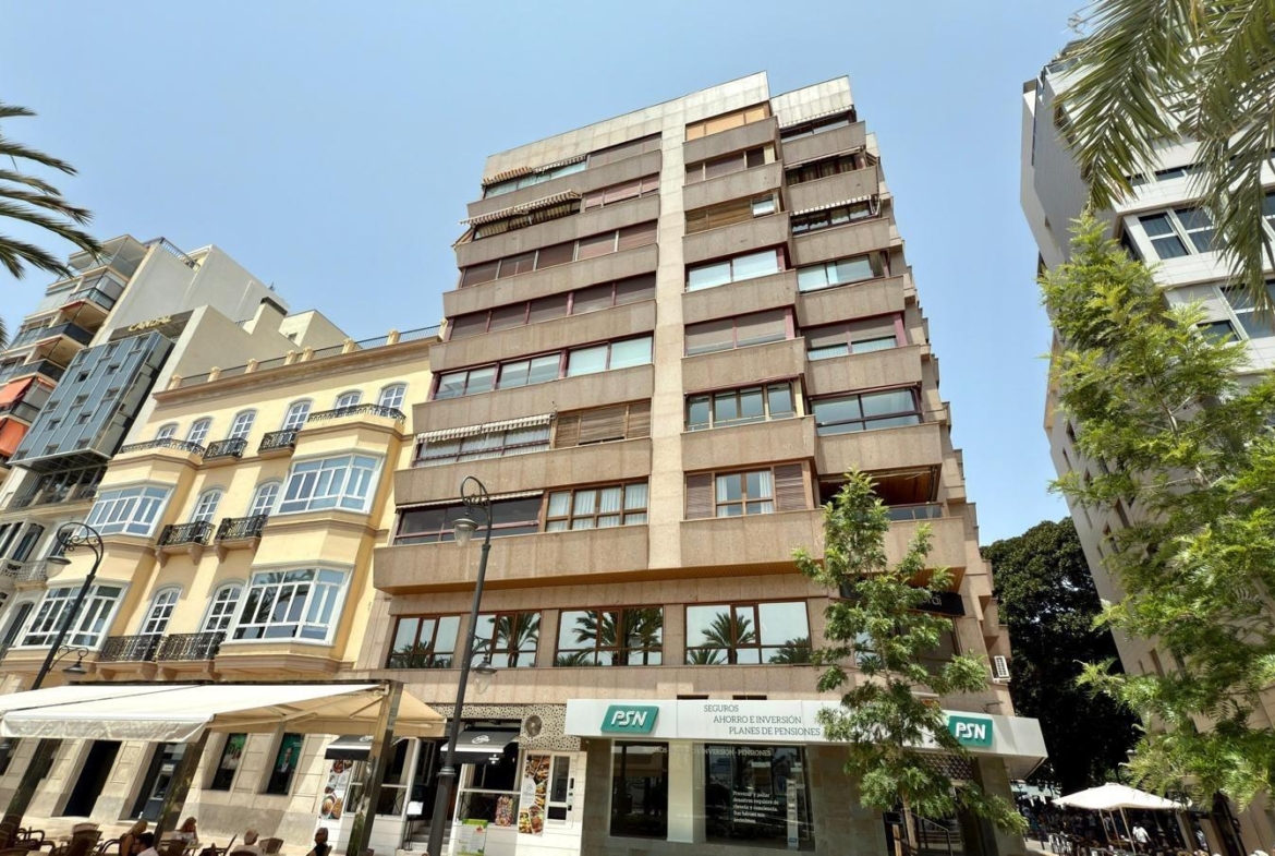 Ático de Lujo con Vistas Espectaculares en la Explanada de España, Alicante