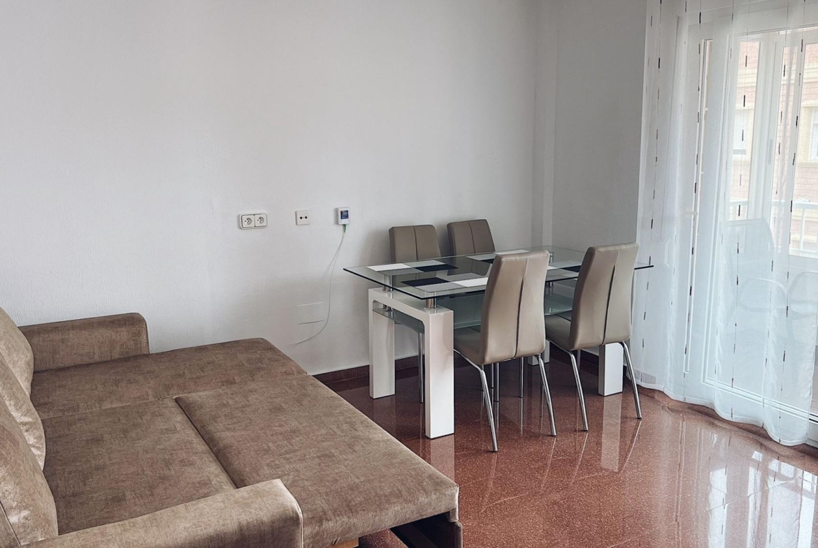 2 Bedroom Apartment, 1 Bathroom, 350 m from the Beach