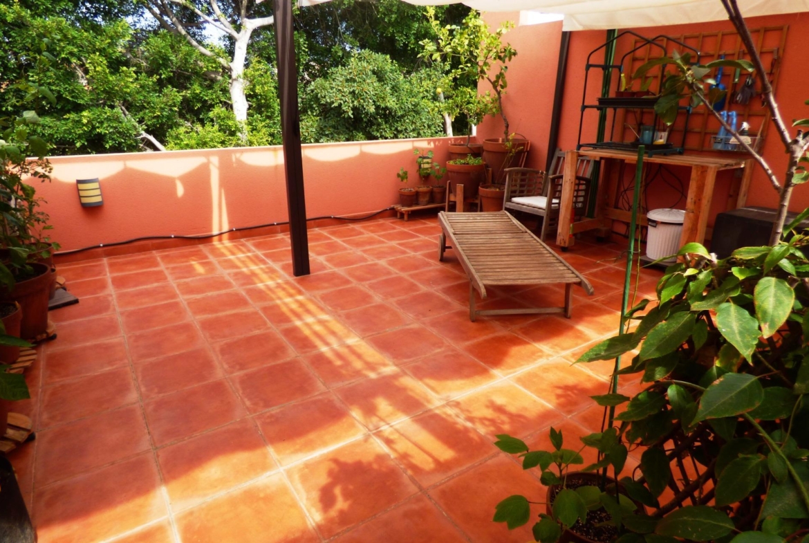 Exclusivo Adosado en Primera Línea de Golf de la Playa de San Juan con vistas espectaculares