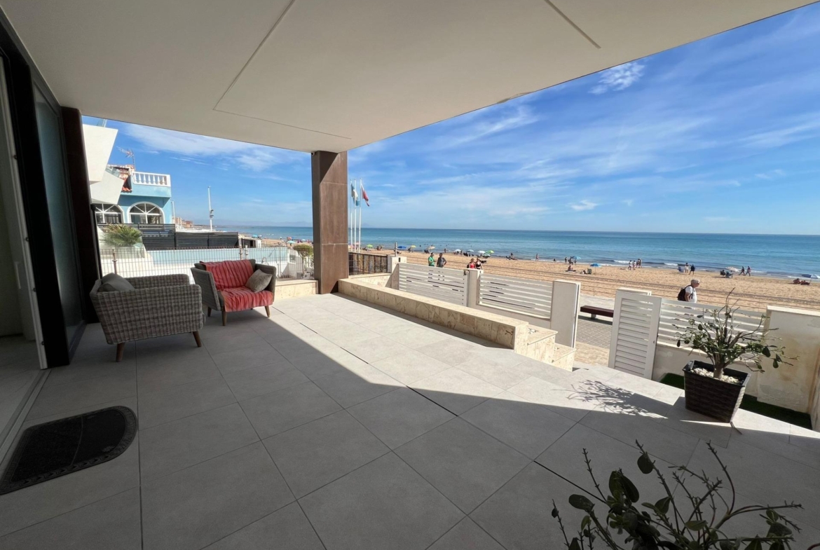 Spectacular Beachfront VILLA, LA MATA