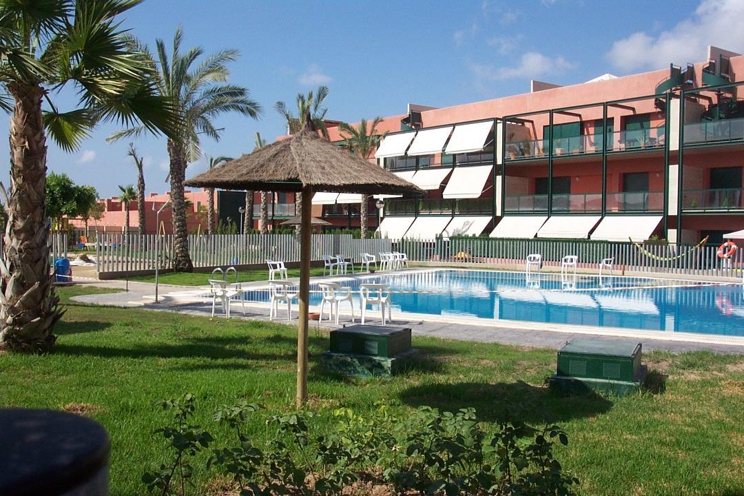 Exclusivo Adosado en Primera Línea de Golf de la Playa de San Juan con vistas espectaculares