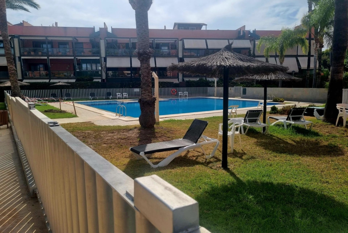 Exclusivo Adosado en Primera Línea de Golf de la Playa de San Juan con vistas espectaculares