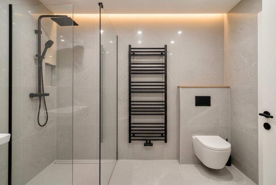 EXCLUSIVE FLAT IN LISTA: TWO BEDROOMS, RENOVATED AND FURNISHE