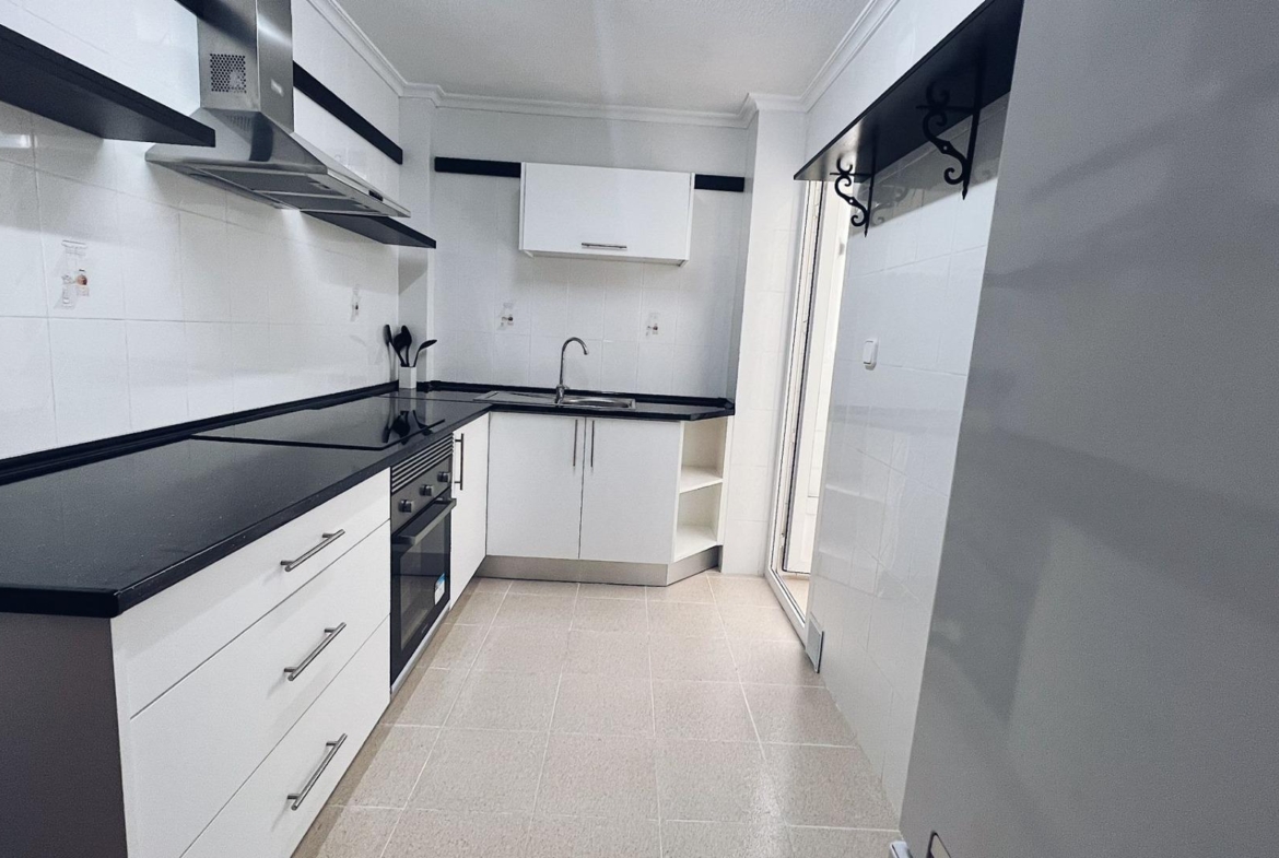 2 Bedroom Apartment, 1 Bathroom, 350 m from the Beach
