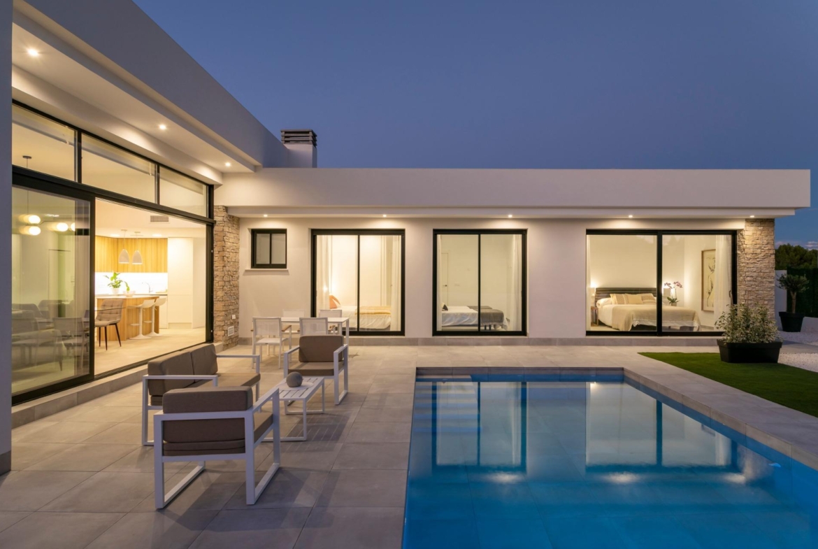 INDEPENDENT VILLAS WITH PRIVATE POOL IN CALASPARRA