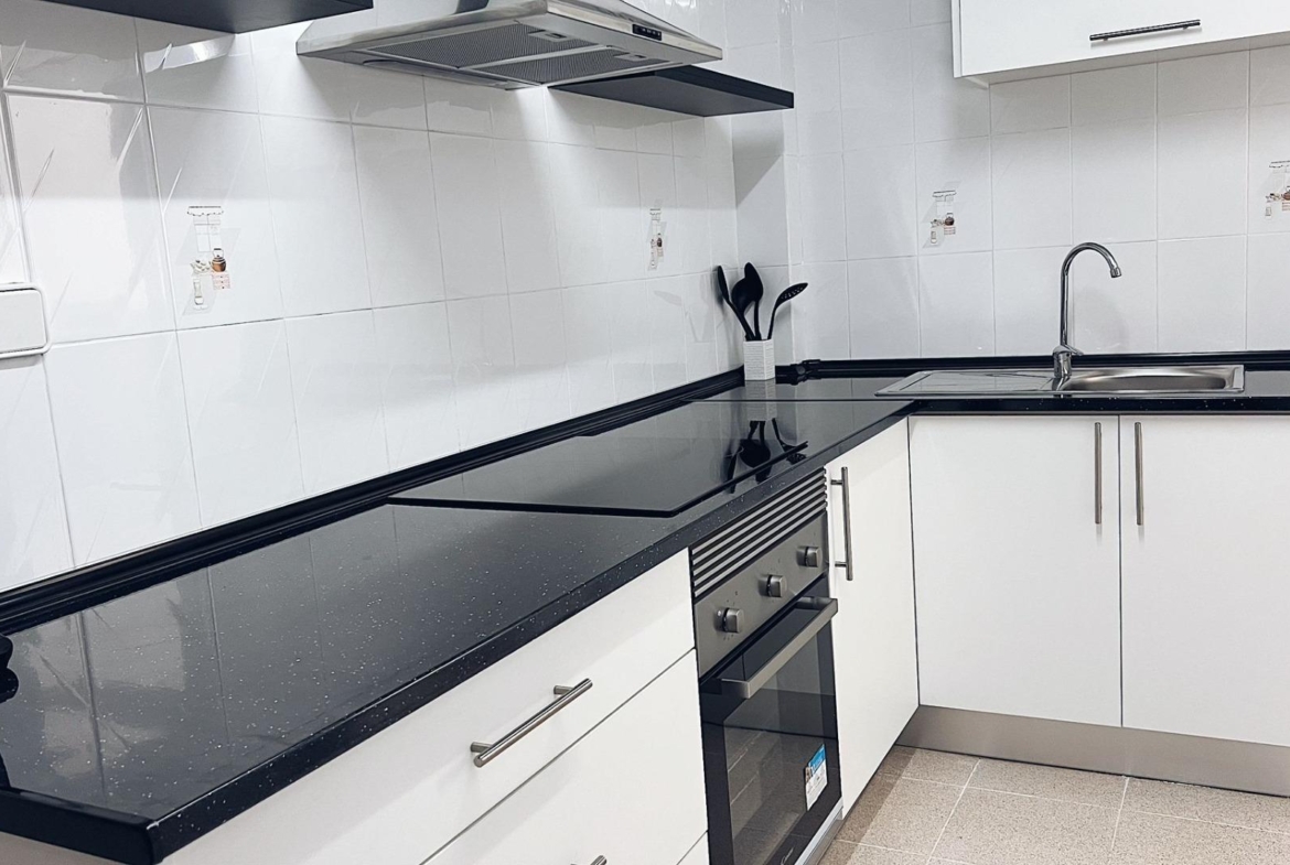 2 Bedroom Apartment, 1 Bathroom, 350 m from the Beach