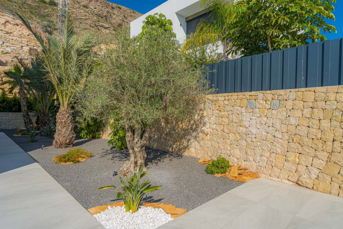 Exquisite villa with private pool and panoramic views in Sierra Cortina