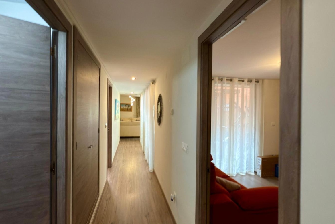 Exclusivo Adosado en Primera Línea de Golf de la Playa de San Juan con vistas espectaculares