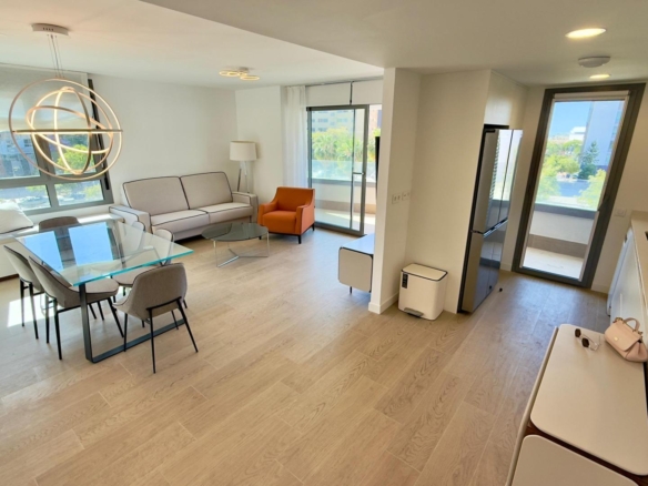 Family comfort and modern style in the heart of Alicante