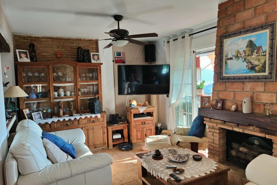 DETACHED VILLA, SPACIOUS WITH PRIVACY IN A NATURAL ENVIRONMENT IN LA NUCIA