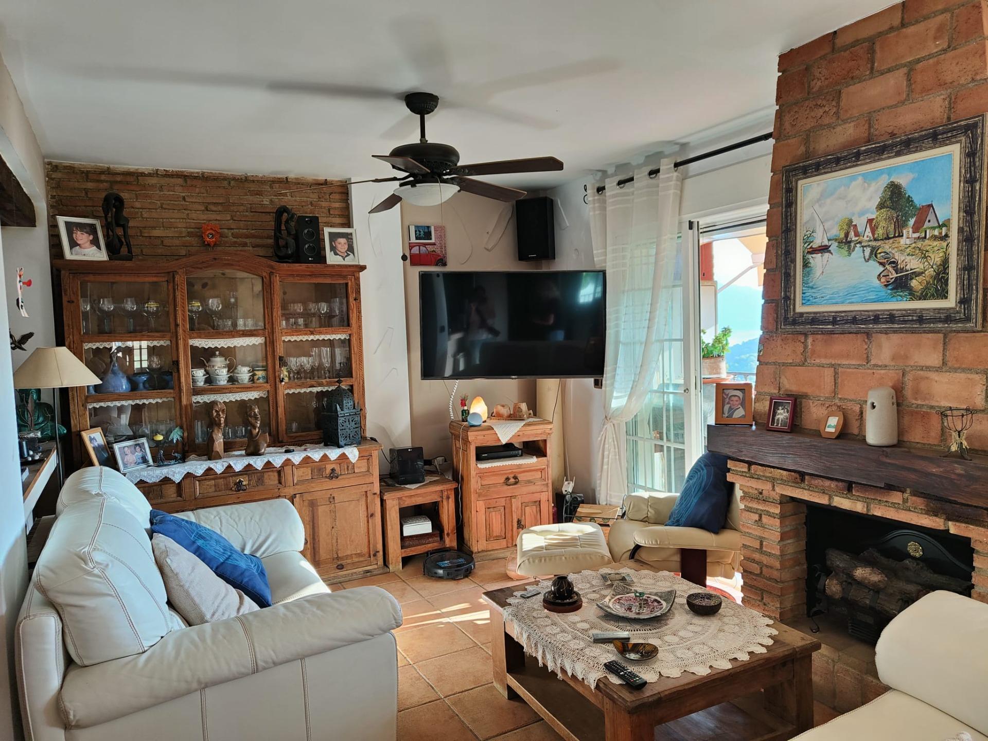9-10-6 DETACHED VILLA, SPACIOUS WITH PRIVACY IN A NATURAL ENVIRONMENT IN LA NUCIA
