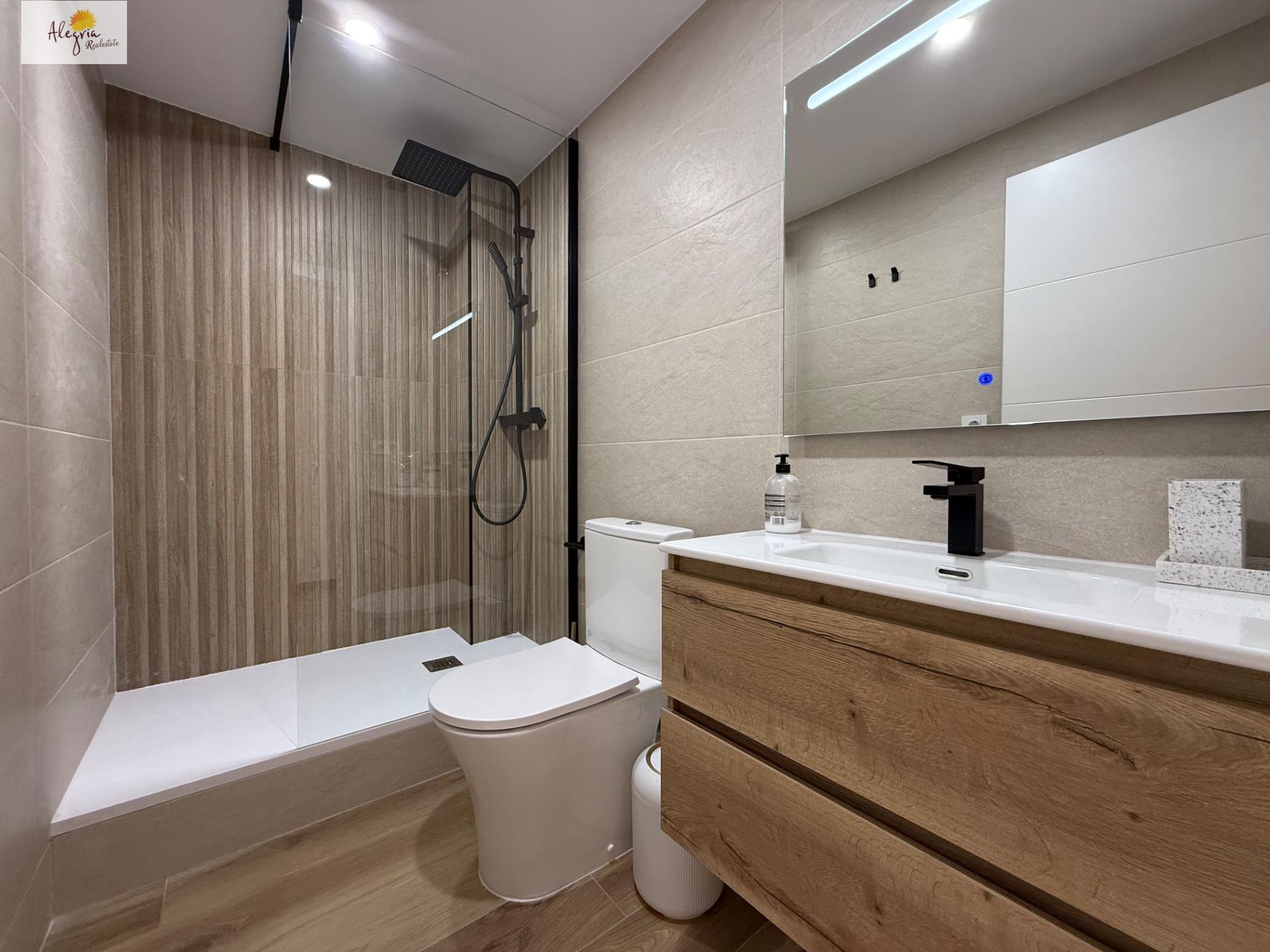 9-11-13 Tourist License Aparthotel-Style Apartment for Sale – Turnkey Business in the Heart of Alicante