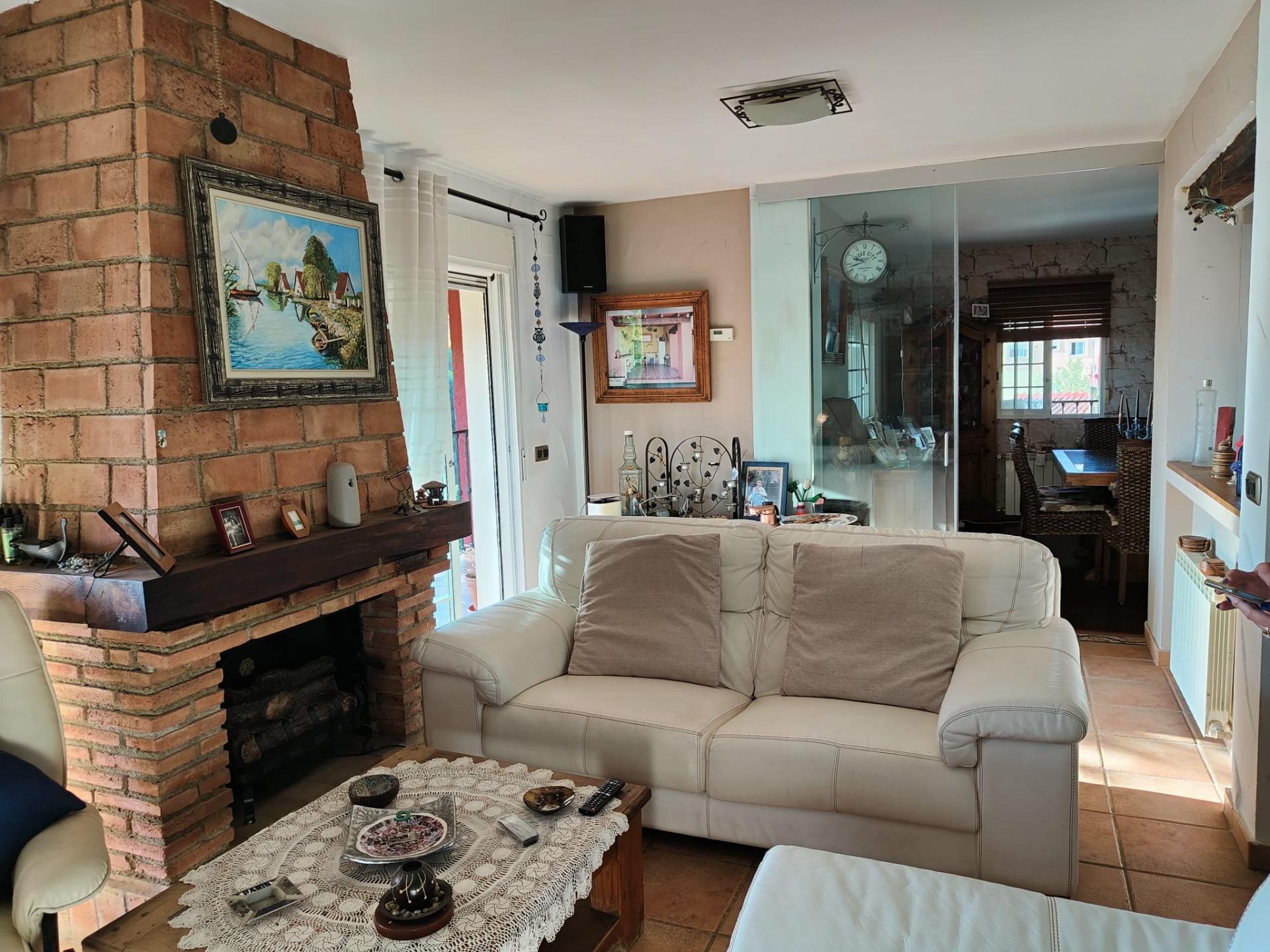9-11-6 DETACHED VILLA, SPACIOUS WITH PRIVACY IN A NATURAL ENVIRONMENT IN LA NUCIA