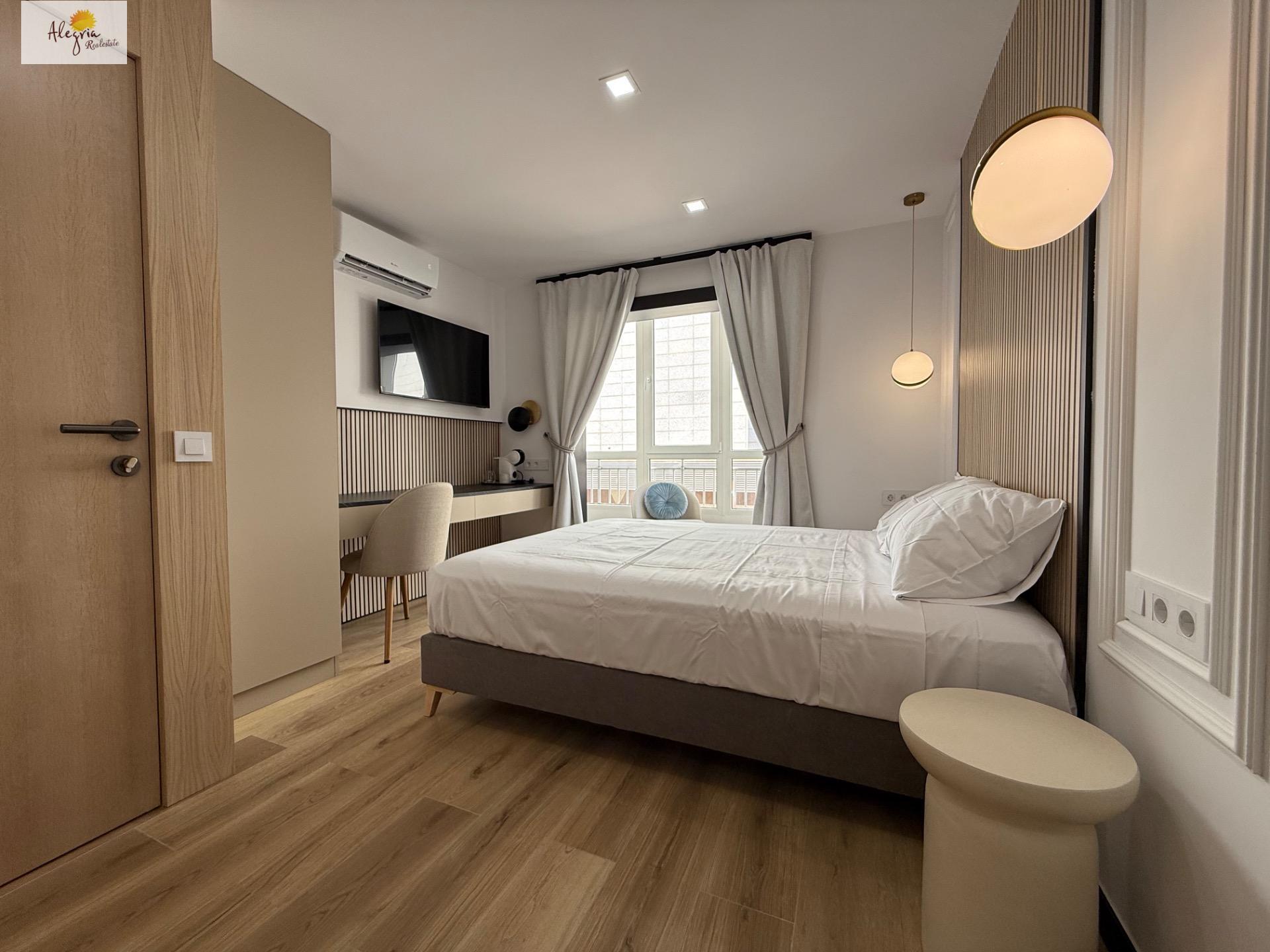 9-12-12 Tourist License Aparthotel-Style Apartment for Sale – Turnkey Business in the Heart of Alicante