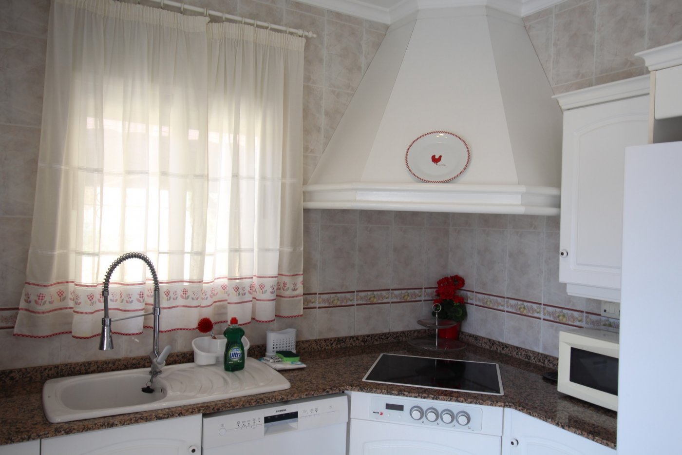 LUXURY MOUNTAIN VILLA MET ZEEZICHT