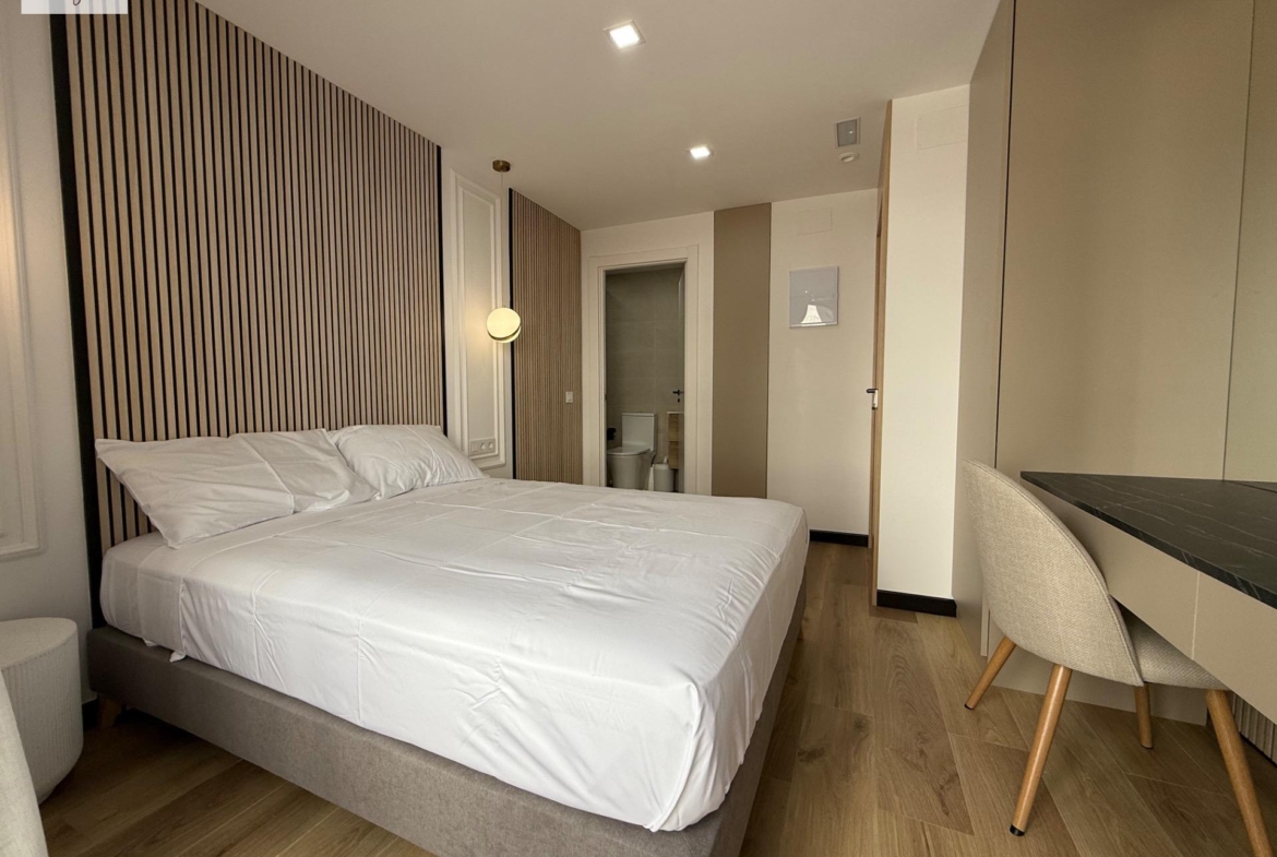 Tourist License Aparthotel-Style Apartment for Sale – Turnkey Business in the Heart of Alicante