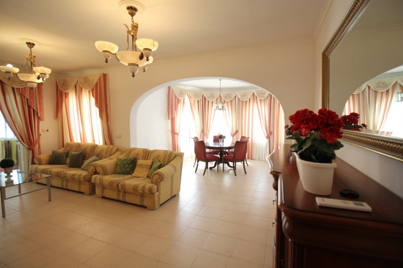 LUXURY MOUNTAIN VILLA MET ZEEZICHT