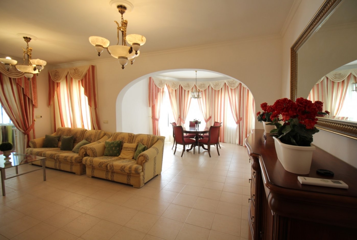 LUXURY MOUNTAIN VILLA MET ZEEZICHT