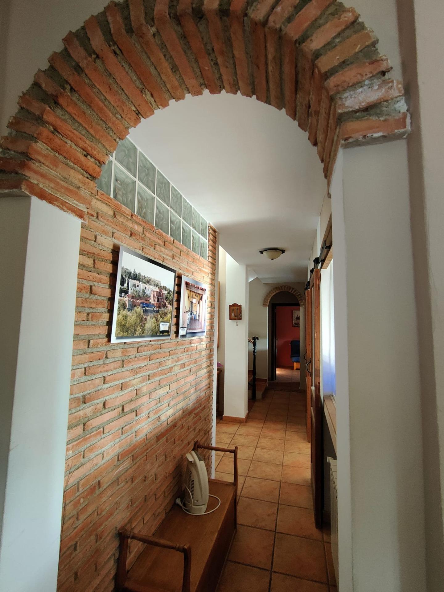 9-16-6 DETACHED VILLA, SPACIOUS WITH PRIVACY IN A NATURAL ENVIRONMENT IN LA NUCIA