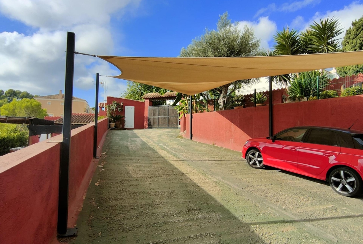 DETACHED VILLA, SPACIOUS WITH PRIVACY IN A NATURAL ENVIRONMENT IN LA NUCIA