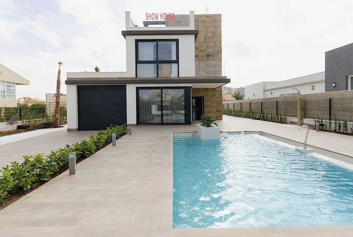 NIEUWE BUILT VILLA IN ORIHUELA COSTA (CAMPOAMOR)