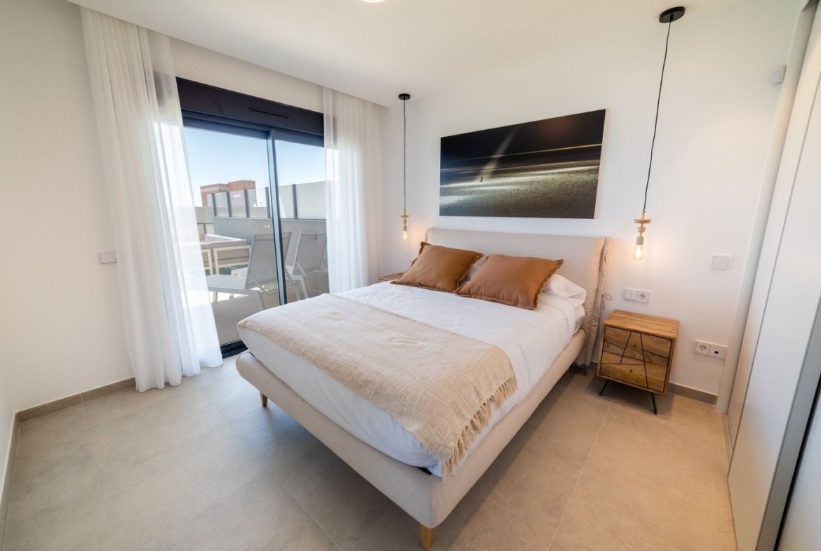 NEW APARTMENTS FOR SALE IN GRAN ALACANT, AT 20 MINUTES FROM ALICANTE and ELCHE, COSTA BLANCA
