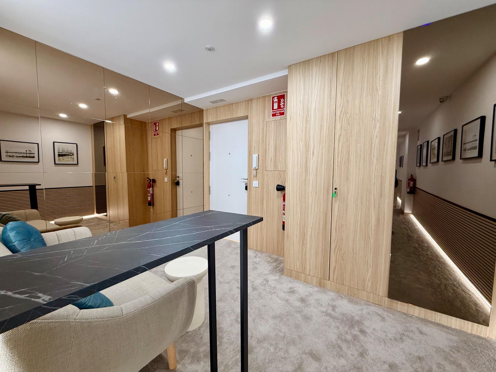 9-2-13 Tourist License Aparthotel-Style Apartment for Sale – Turnkey Business in the Heart of Alicante