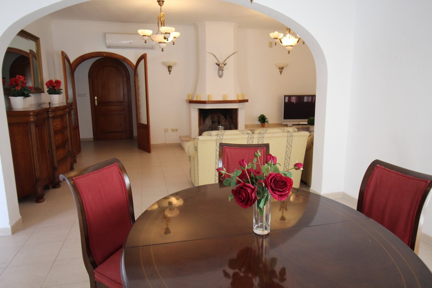 LUXURY MOUNTAIN VILLA MET ZEEZICHT