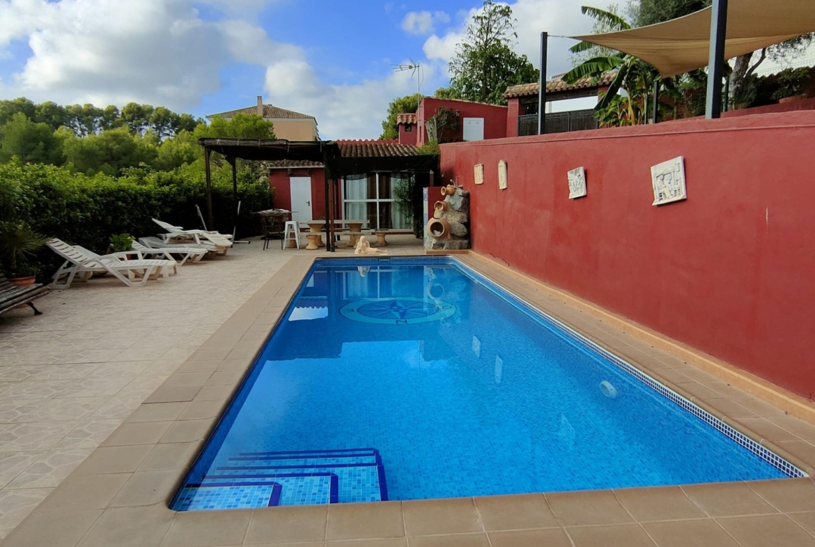 DETACHED VILLA, SPACIOUS WITH PRIVACY IN A NATURAL ENVIRONMENT IN LA NUCIA