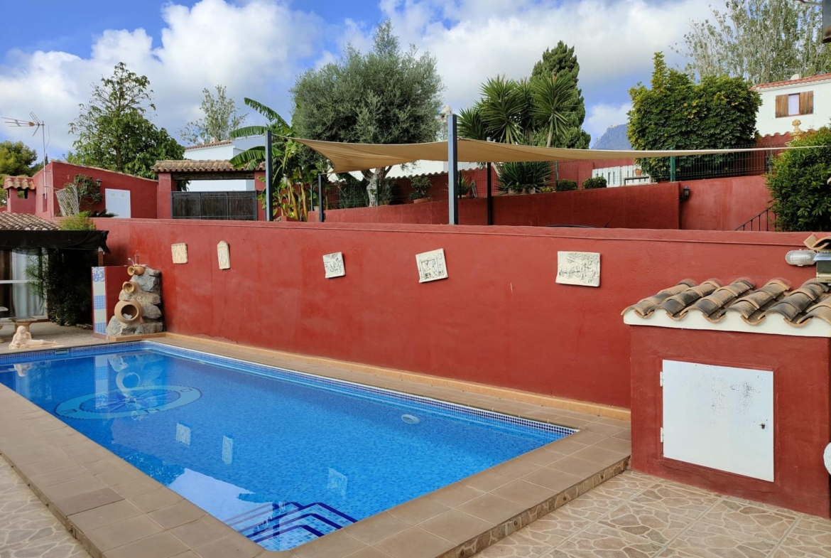 DETACHED VILLA, SPACIOUS WITH PRIVACY IN A NATURAL ENVIRONMENT IN LA NUCIA