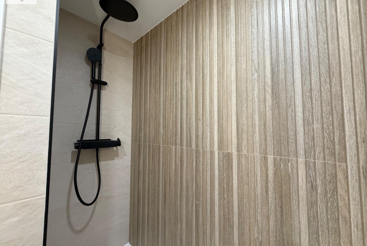 Tourist License Aparthotel-Style Apartment for Sale – Turnkey Business in the Heart of Alicante