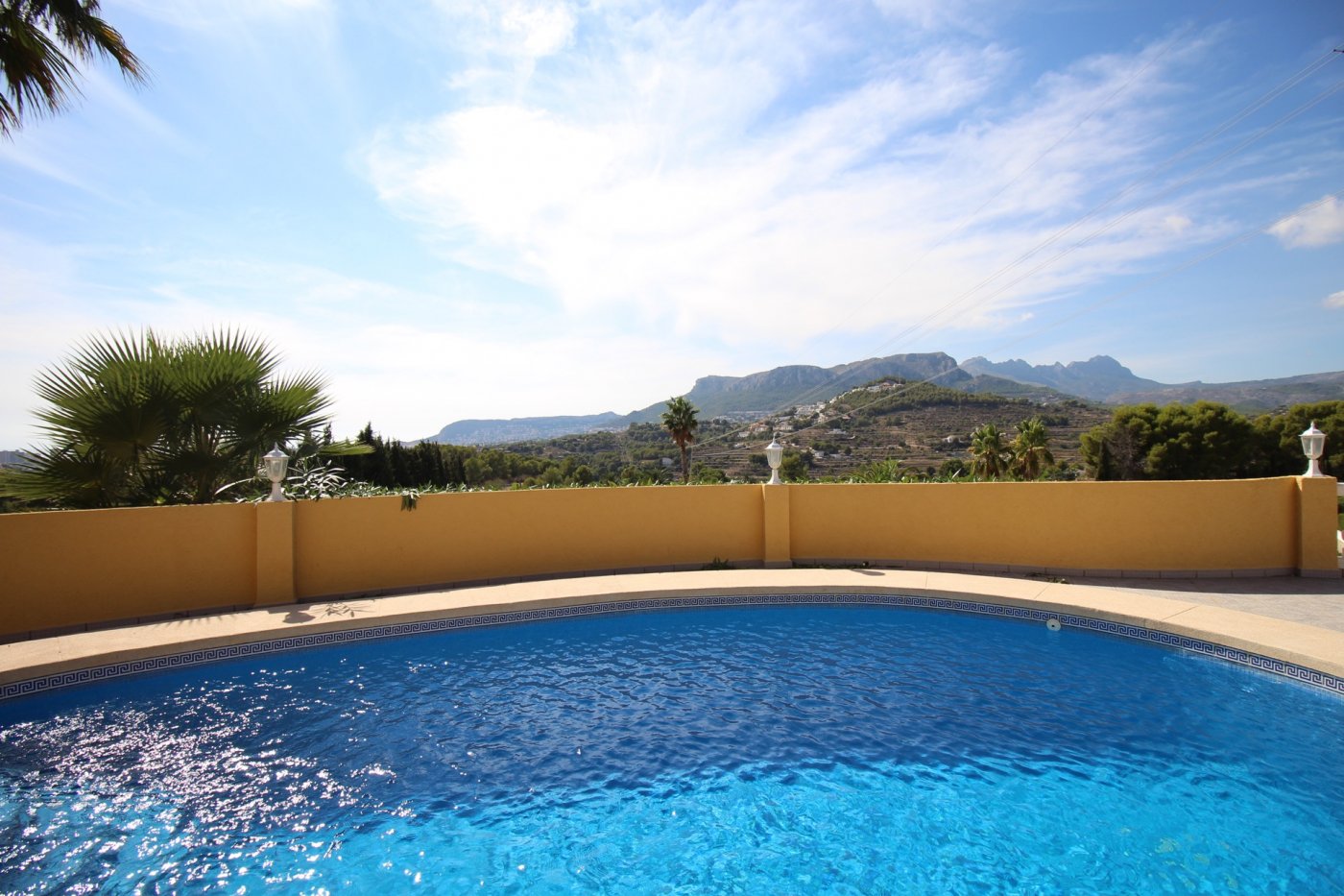 LUXURY MOUNTAIN VILLA MET ZEEZICHT