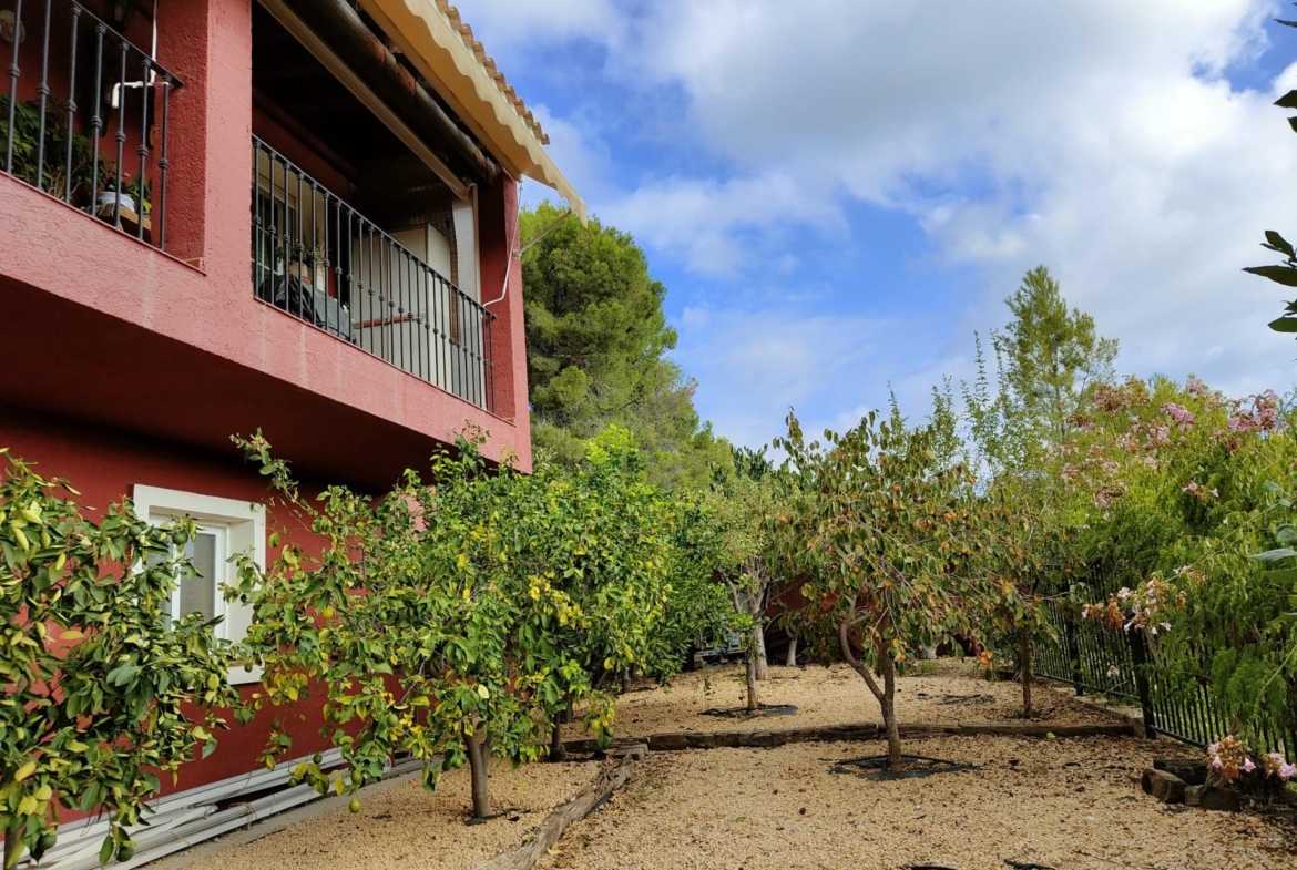 DETACHED VILLA, SPACIOUS WITH PRIVACY IN A NATURAL ENVIRONMENT IN LA NUCIA
