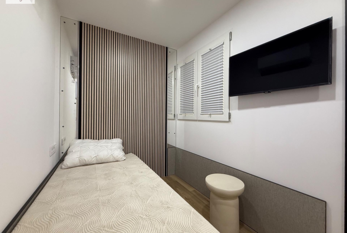Tourist License Aparthotel-Style Apartment for Sale – Turnkey Business in the Heart of Alicante