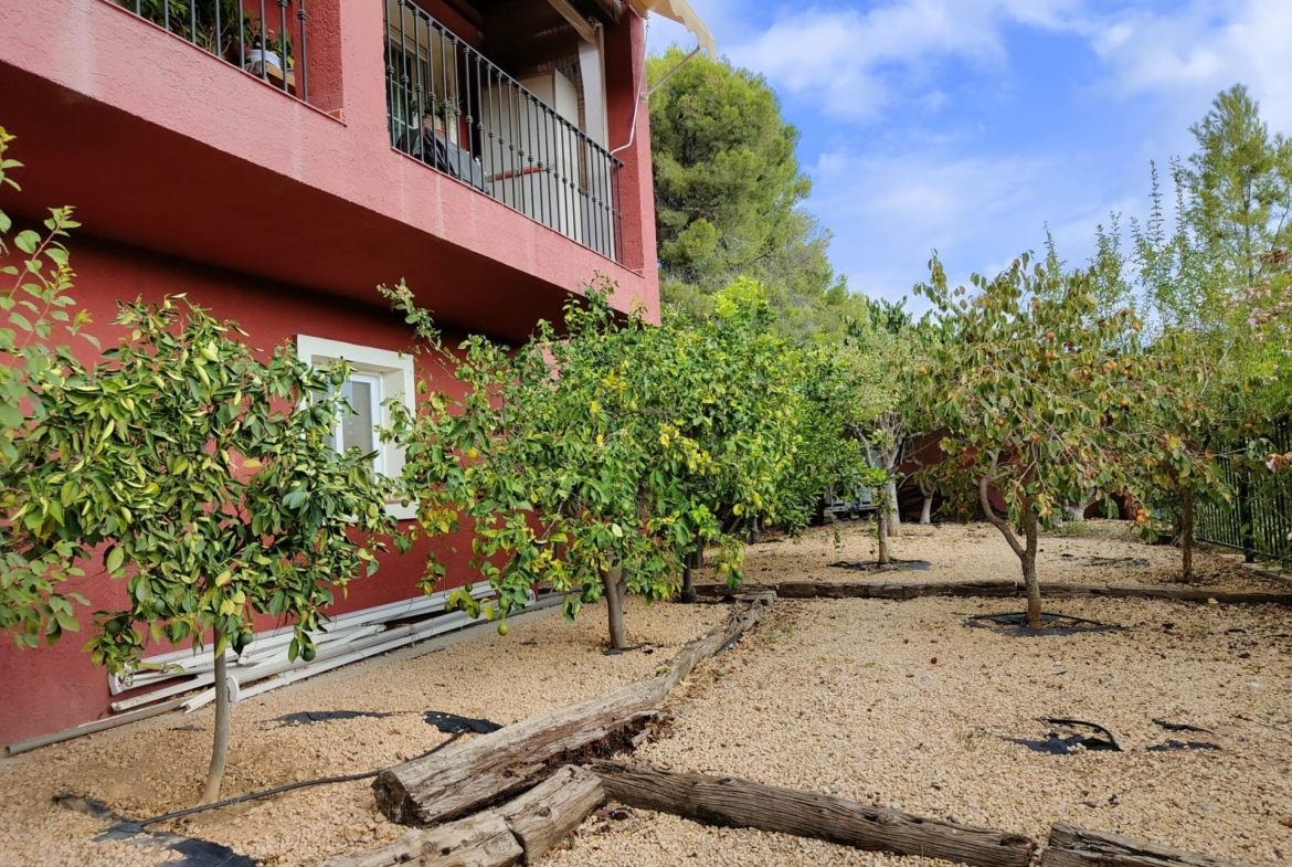 DETACHED VILLA, SPACIOUS WITH PRIVACY IN A NATURAL ENVIRONMENT IN LA NUCIA
